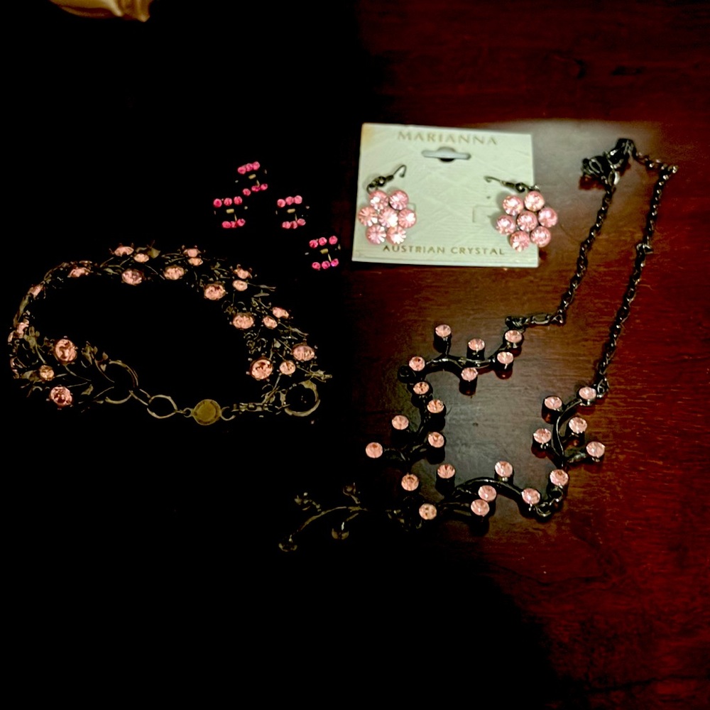 NWOT Marianna Austrian crystal Jewelry bracelet necklace earrings hair clips